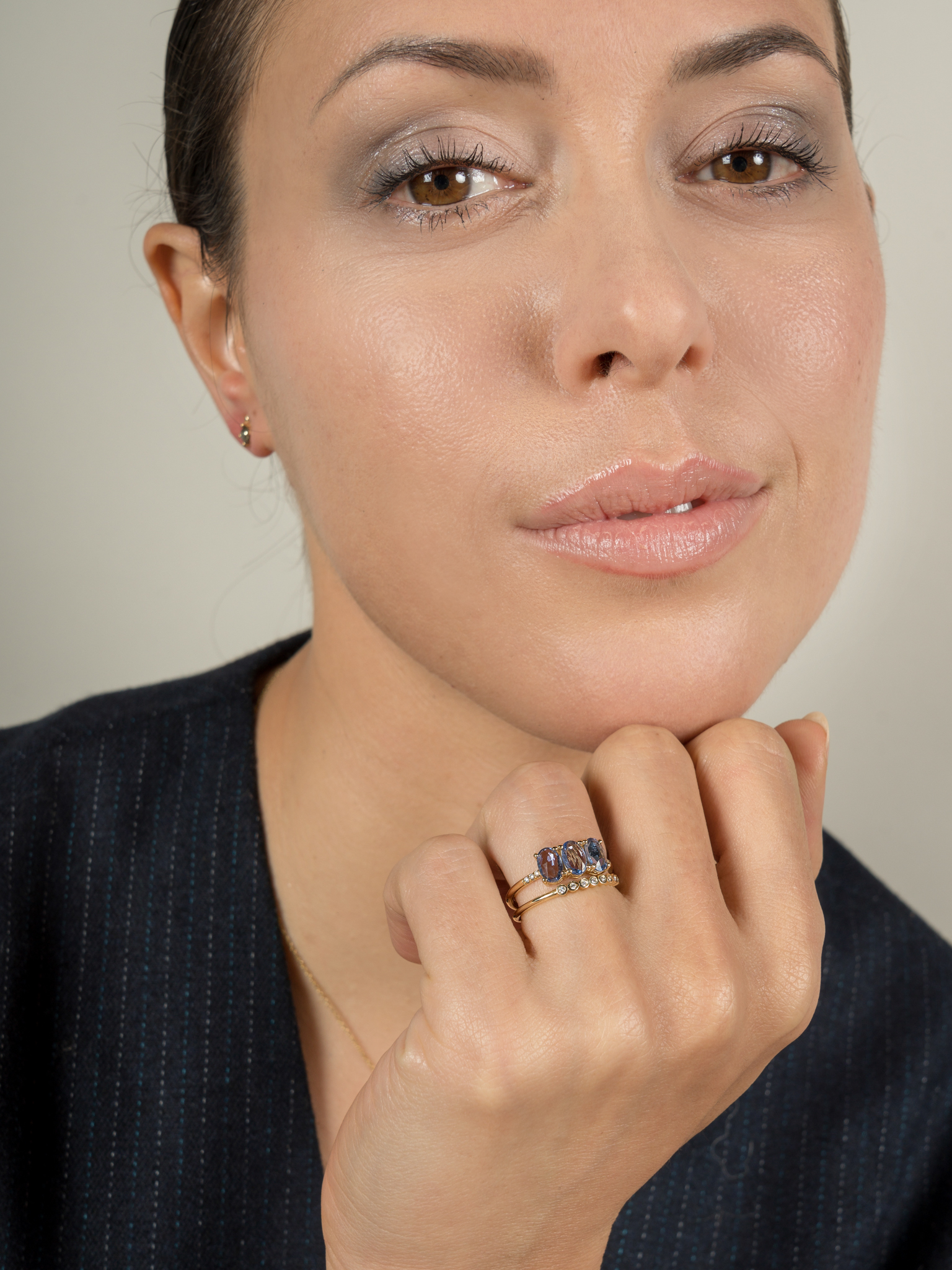 Blue sapphire olive equilibrium ring